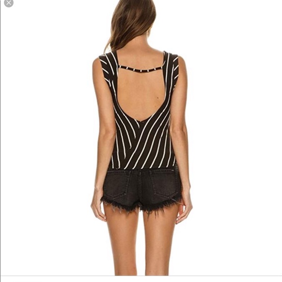 Top 🙋🏻‍♀️ - Picture 3 of 3